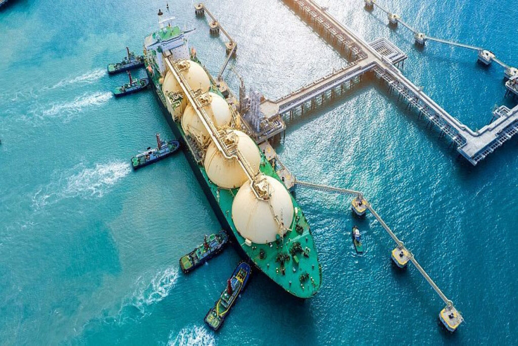 Торопиться не надо… Уйдут ли «Газпром» и «Новатэк» с европейского рынка СПГ?