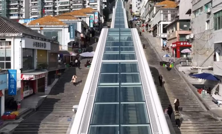 Вверх на километр: в Чунцине построили самый длинный в мире эскалатор