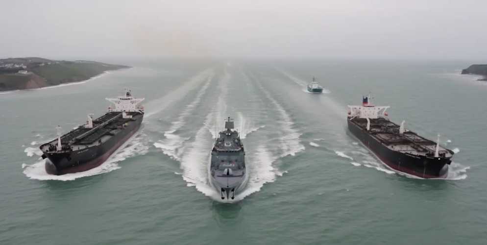 Главный аргумент: англичане побоялись атаковать российские нефтяные танкеры, сопровождаемые фрегатом «Адмирал Григорович»