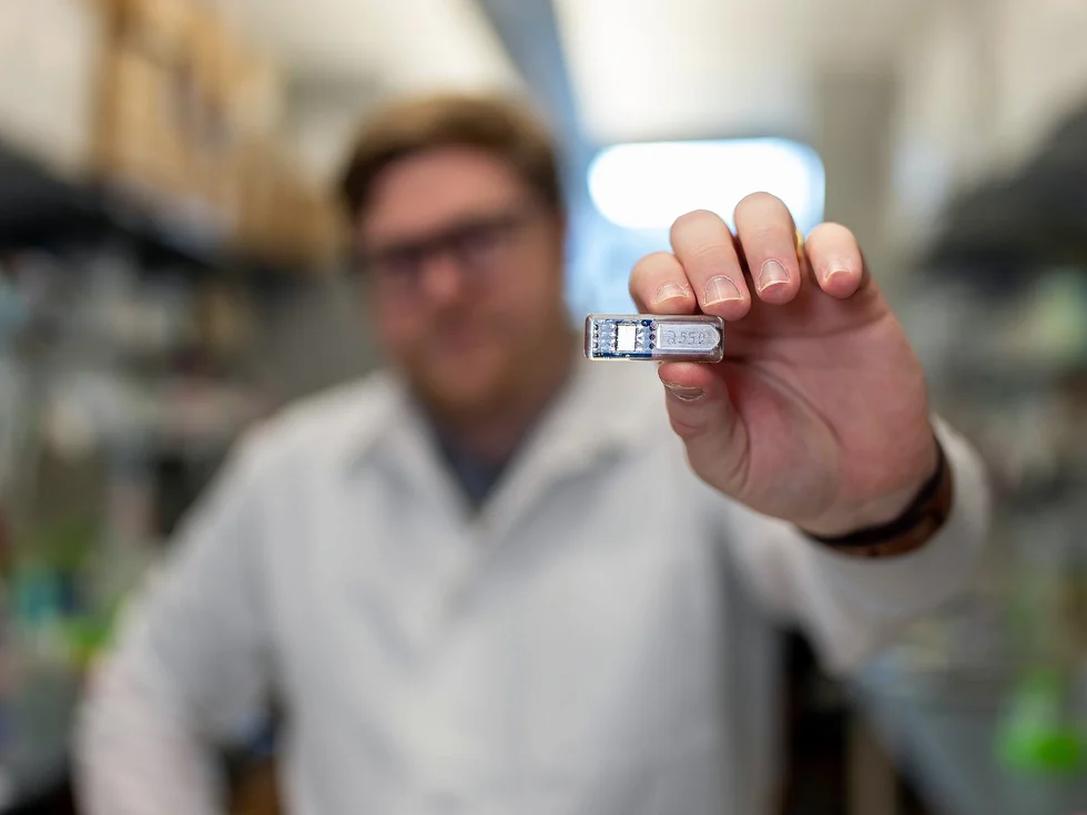 «Живая аптека»:  как биоэлектронный имплантат производит лекарственные вещества внутри организма