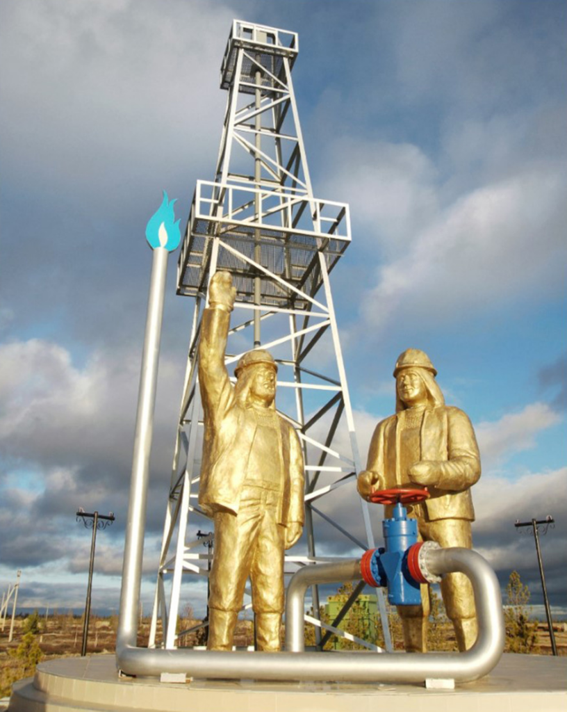 «Газпром» качает нефтяные горизонты Уренгойского месторождения на глубине 3400-3700 метров