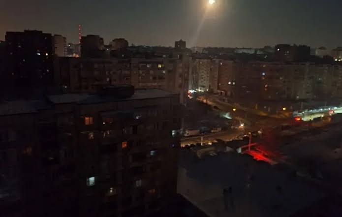 «Вторые сутки без света и воды»: Белгород переживает разрушение подстанций