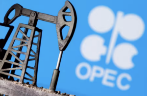 Как вернуть утраченную долю нефтяного рынка: ОПЕК+ увеличивает добычу