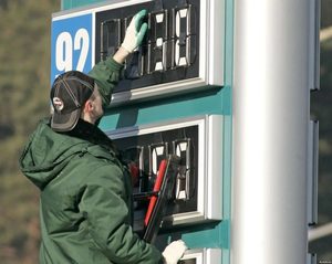Между спросом и предложением: сколько должен стоить бензин, чтобы не было дефицита?