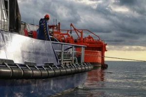 В обход России: сможет ли Казахстан заменить КТК и качать нефть через Баку